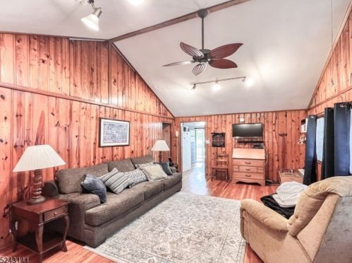 7 High Point Rd, Wantage, NJ 07461-4301
