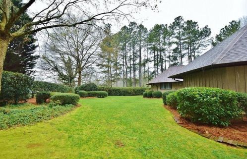 11 Club Dr, Gainesville, GA 30506-1788