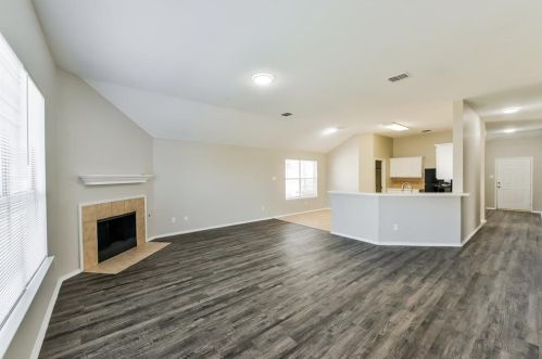 1409 Mountain Air Trl, Fort Worth TX  76131-5414 exterior