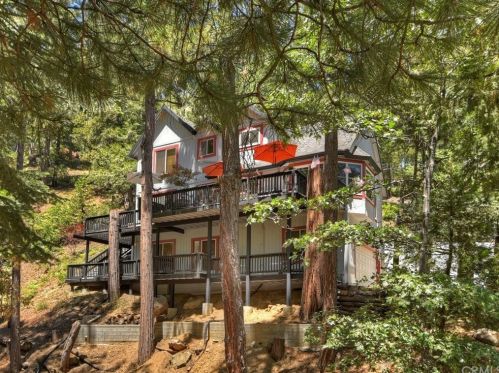 472 Brentwood Dr, Lake Arrowhead, CA