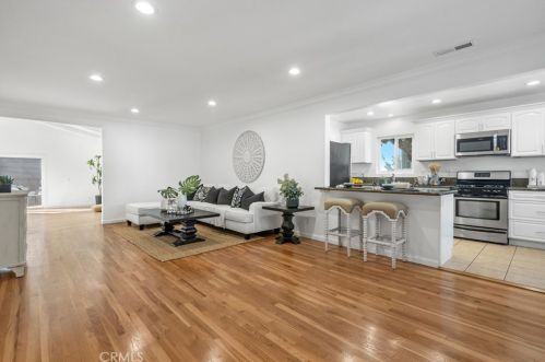 5522 134th St, Hawthorne, CA 90250-4910