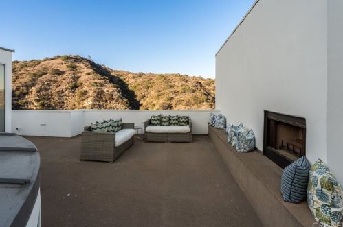 1652 Gladys Dr, Glendale CA  91206-1616 exterior