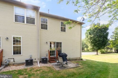 2768 Hunters Crest Dr, York PA  17402-8526 exterior