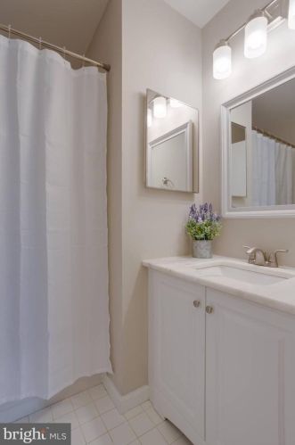 8816 Ridge Hollow Ct, Springfield VA  22152-1424 exterior