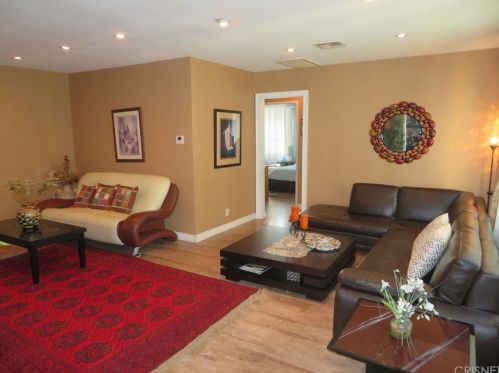 224 Glenwood Pl, Burbank, CA 91506-2208