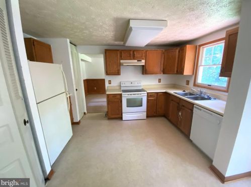 15569 Delaware Dr, Owens, VA 22485-5755
