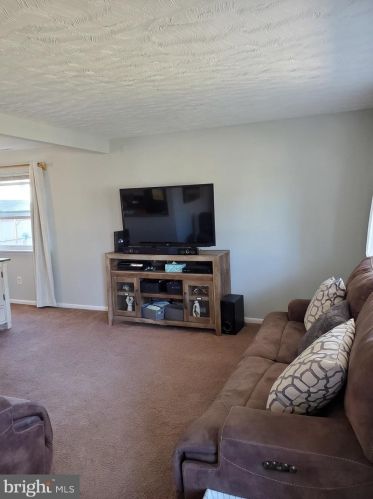 302 Shoshoni Trl, Browns Mills, NJ 08015-6132