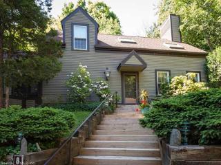 8 Long Hill Farm, Guilford, CT 06437-1866