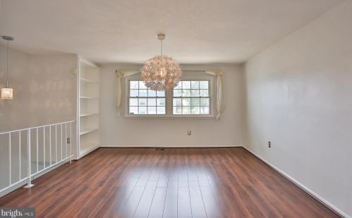 4702 Kemper Dr, Woodbridge, VA 22193-5003