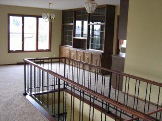 2428 Hillview Ave, Bismarck, ND 58501-3055