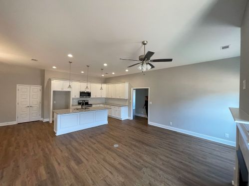 472 Nandina Ct, Warner Robins, GA 31088-9170