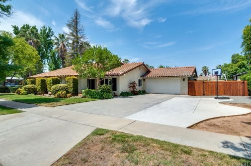 1448 Fawn Ct, Redlands, CA 92373-7022