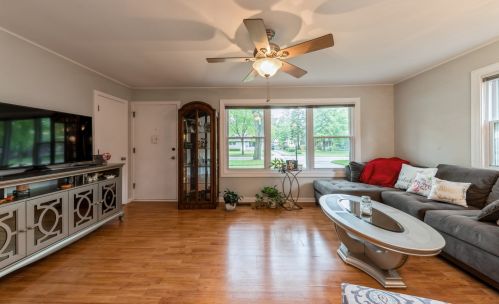 2203 Wing St, Rolling Meadows, IL 60008-1630