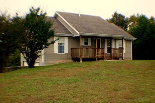 529 Highlands Dr, Spokane, MO 65754-9007