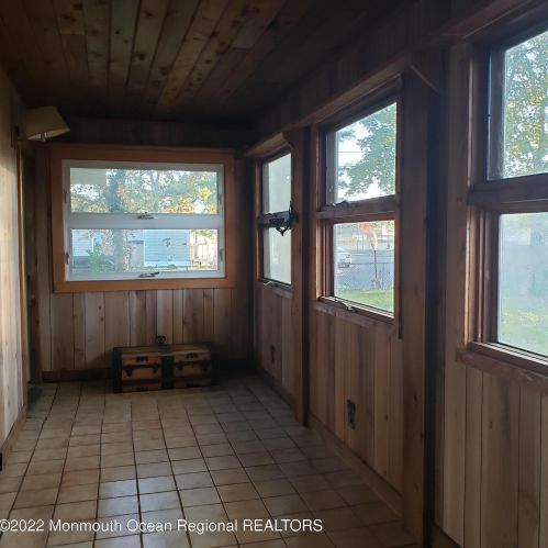 401 Lilac St, Lakehurst, NJ 08733-2821