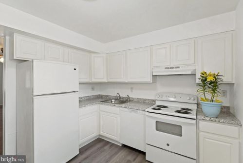 7350 Kerry Hill Ct, Columbia MD  21045-5034 exterior