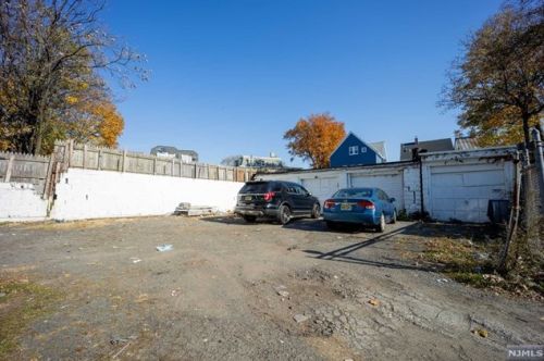 869 Madison Ave, Paterson NJ 07501-3120 exterior