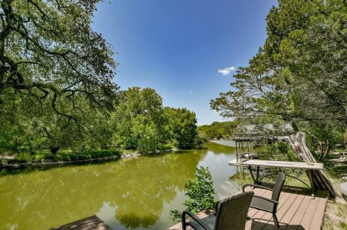 2019 Grn Wing, Granbury TX 76049-5560 exterior