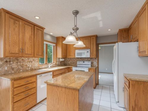 664 Bridle Ridge Rd, Saint Paul MN  55123-1681 exterior