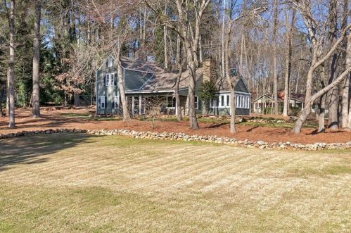 214 Lake Somerset Dr, Marietta, GA 30064-1722