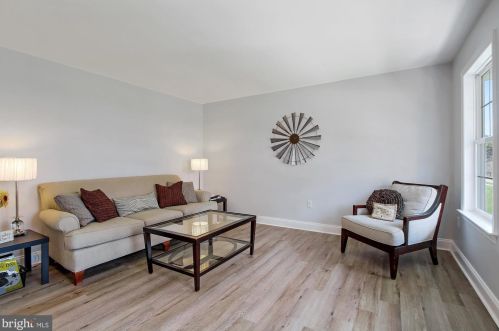 390 Campbell Rd, York, PA 17402-8695