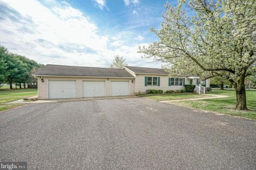 136 Tomlin Station Rd, Harrison Township, NJ 08062-1604