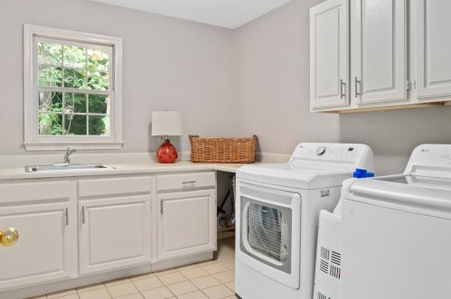 4226 Carmain Dr, Atlanta GA  30342-3504 exterior