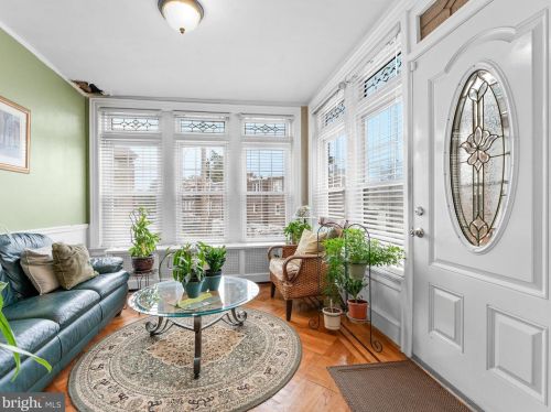 5736 16th St, Philadelphia, PA 19141-1702