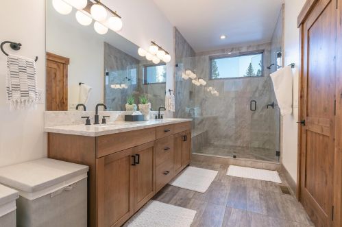 9234 Heartwood Dr, Truckee CA  96161-5210 exterior