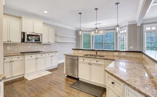 3099 Dickson St, Atlanta GA  30319-2619 exterior