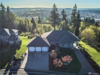 97 Banyon Dr, Kelso, WA 98626-3235