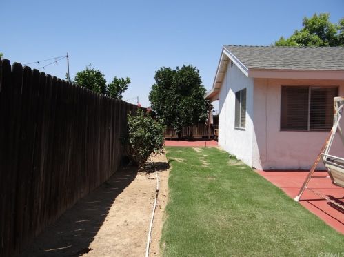 1528 Rosehill Dr, Riverside CA  92507-0614 exterior
