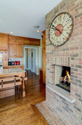 137 Oxford Ave, Willowbrook IL  60514-1151 exterior