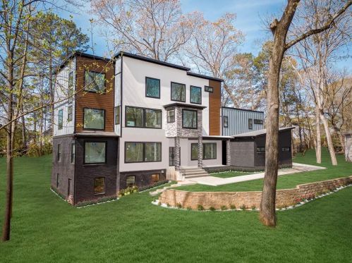 1198 Milmar Dr, Atlanta, GA 30327-1620