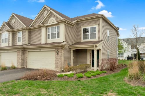 557 Lancaster Dr, Pingree Grove, IL 60140-9156