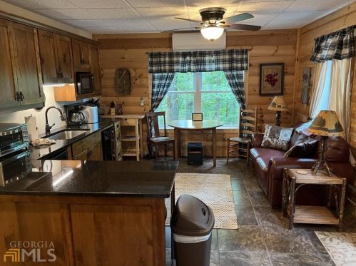 43 Thornblade Trl, Cleveland, GA 30528-2269