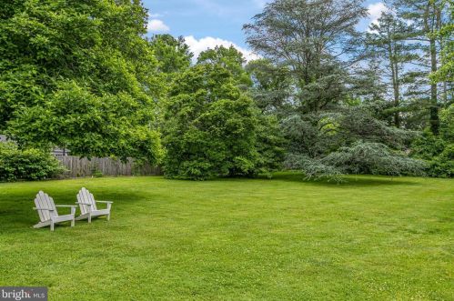 19 Greenhouse Dr, Princeton NJ  08540-4801 exterior