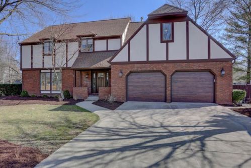 1910 Woodfield Rd, Champaign, IL 61822-9724