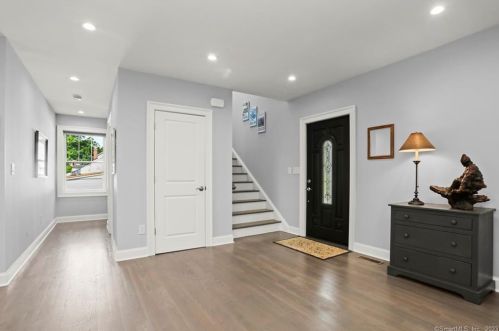 20 Lower Rocks Ln, Norwalk CT  06851-2002 exterior