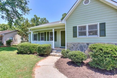1631 Plunketts Rd, Buford, GA 30519-5071
