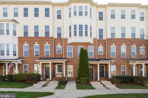 19193 Winmeade Dr, Leesburg, VA 20176-6520