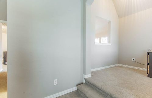 6911 Cyn Mdw Dr, Garland TX  75048-3050 exterior