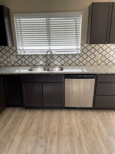 5500 Willow Cir, Fort Worth TX  76112-1952 exterior