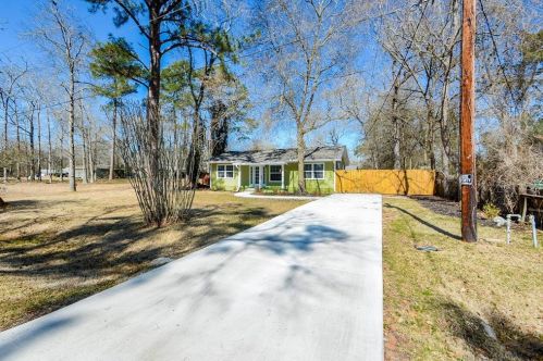 105 Patricia Ln, Conroe, TX 77301-5138