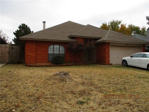 504 171st St, Edmond, OK 73012-6753