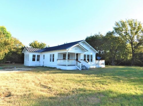 14708 Fairview Cir, Valley View TX  76272-8922 exterior