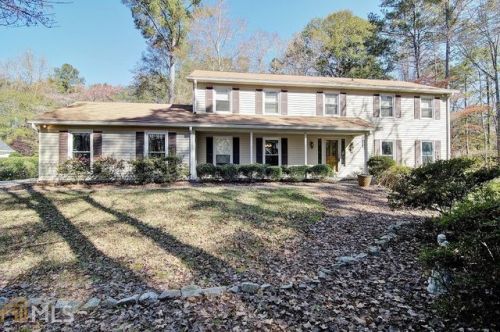 5304 Shore Dr, Conyers, GA 30094-4718
