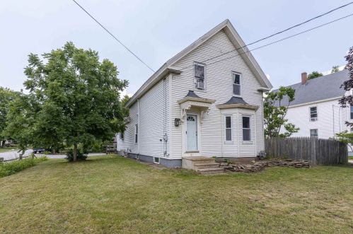 21 School St, Allenstown, NH 03275-1950