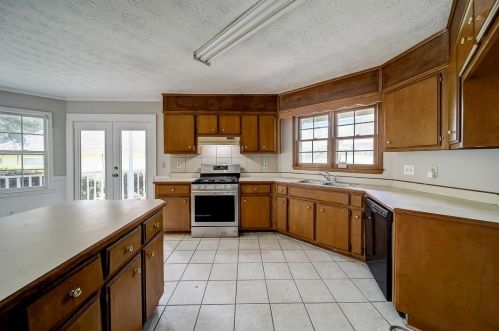 2205 Bear Mountain Dr, Conyers GA  30013-5724 exterior