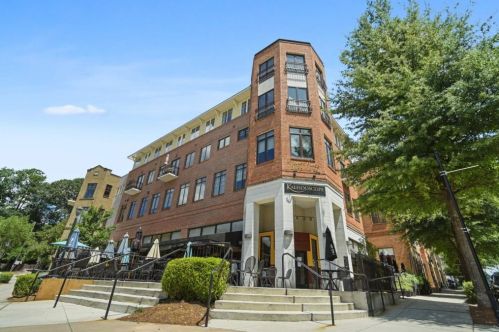 1418 Dresden Dr, Atlanta GA  30319-3526 exterior